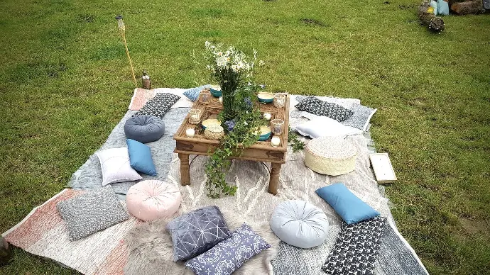 glamping des 2 marguerites tente  pic nic